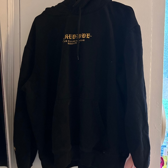 Urban Planet Sweatshirt - Picture 1 of 3